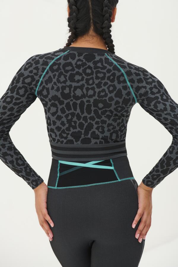 Energy Seamless Leopard Long Sleeve Crop Top