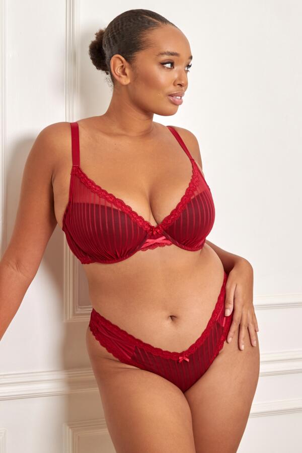 Luxe Linear Lightly Padded High Apex Bra