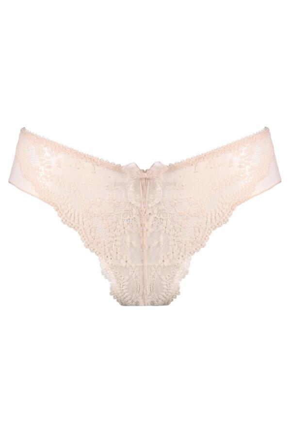 Flora Brazilian Brief