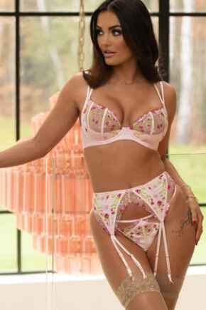 India Embroidery Plunge Suspender Set - Soft Pink