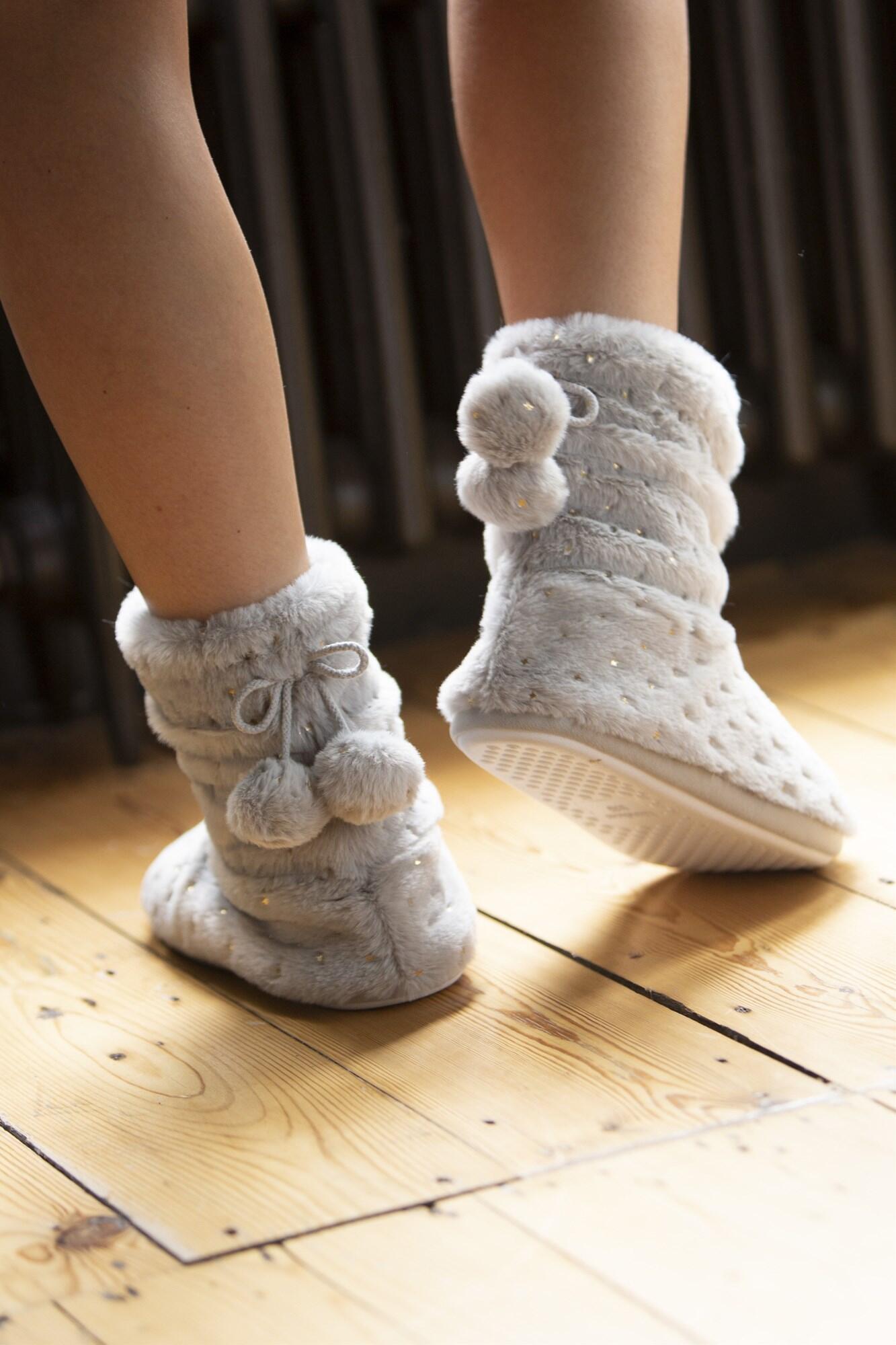 Women's Fuzzy Plush Tall Slipper Socks with Pom-Poms – Noble Mount