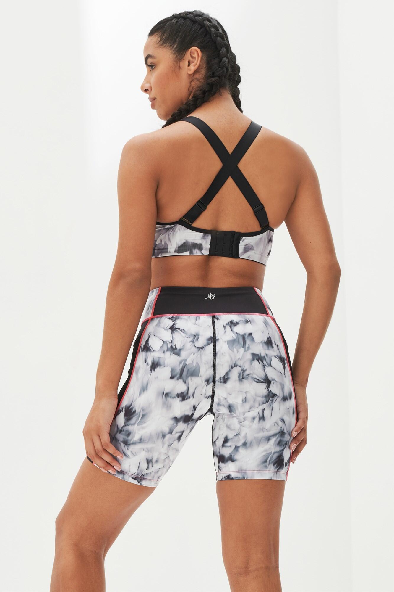 Energy Side Pocket Cycling Short in Mono Pour Moi