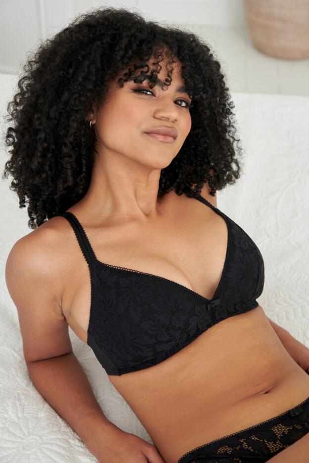 Reflection Non-Wired Padded Push-Up Bra, Black