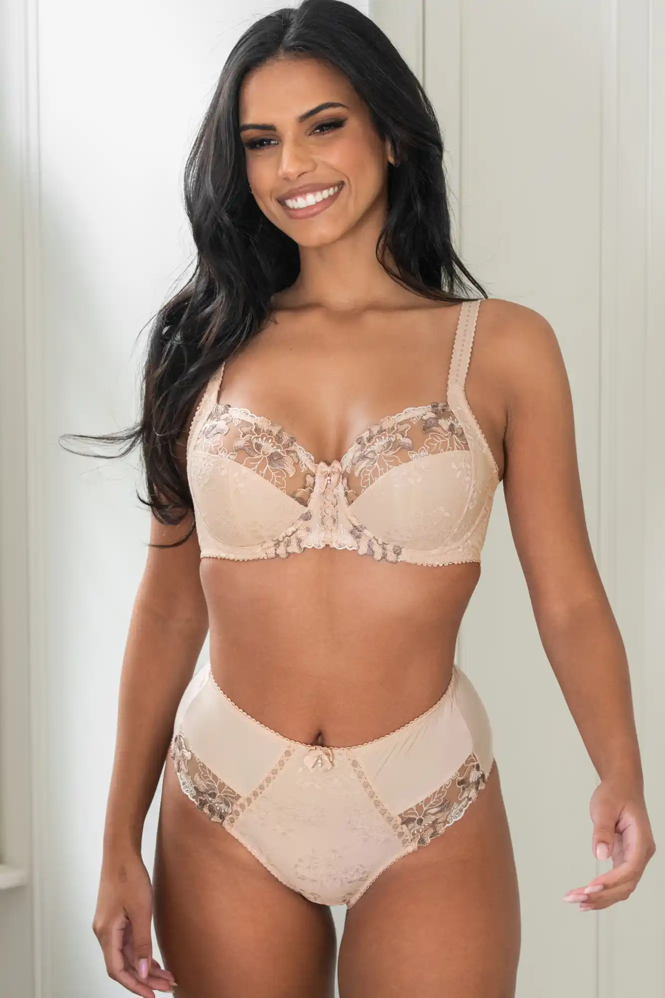Women's Embroidery Bras Set Lace Lingerie Bra and Panties