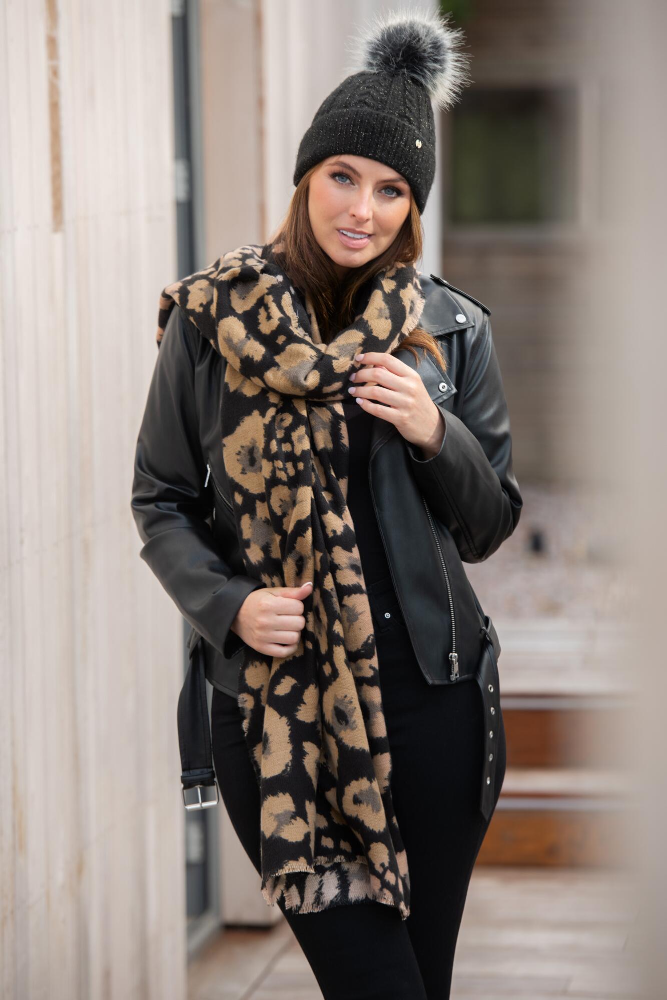 Oversized printed clearance scarf