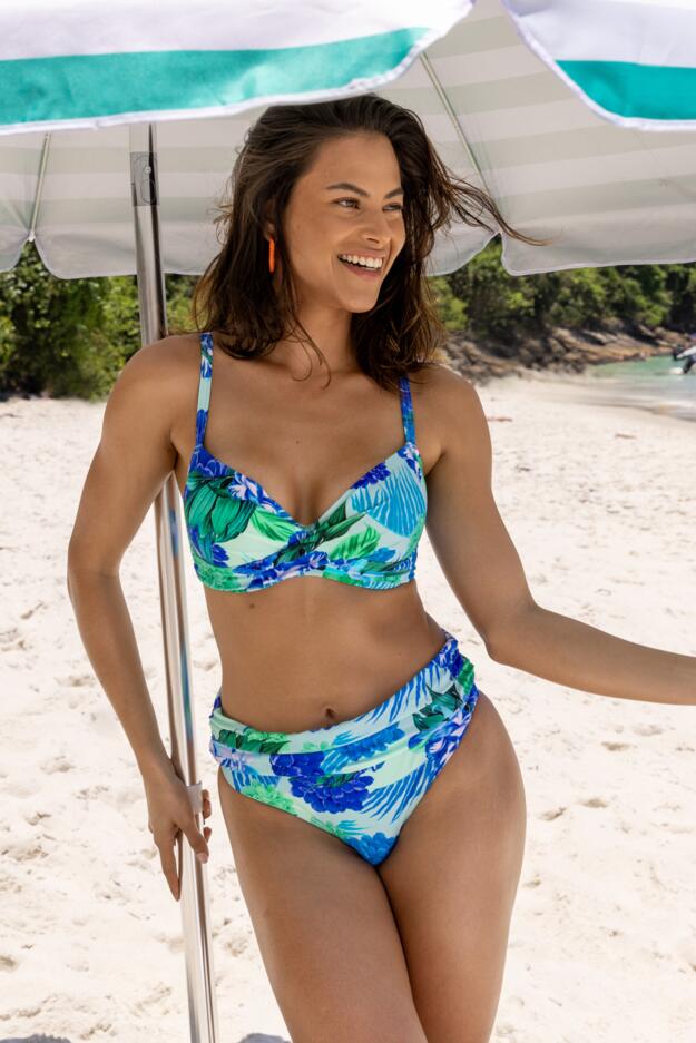 Free Spirit Lightly Padded Underwired Twist Front Bikini Top